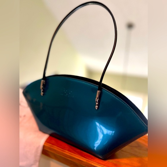 Beijo handbag virtually unused! - Picture 1 of 3